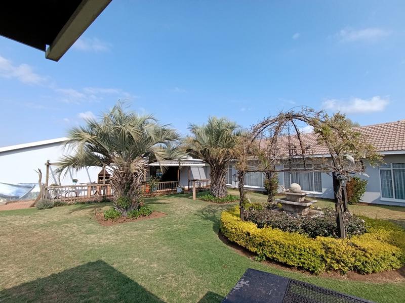 4 Bedroom Property for Sale in Middelburg Eastern Cape